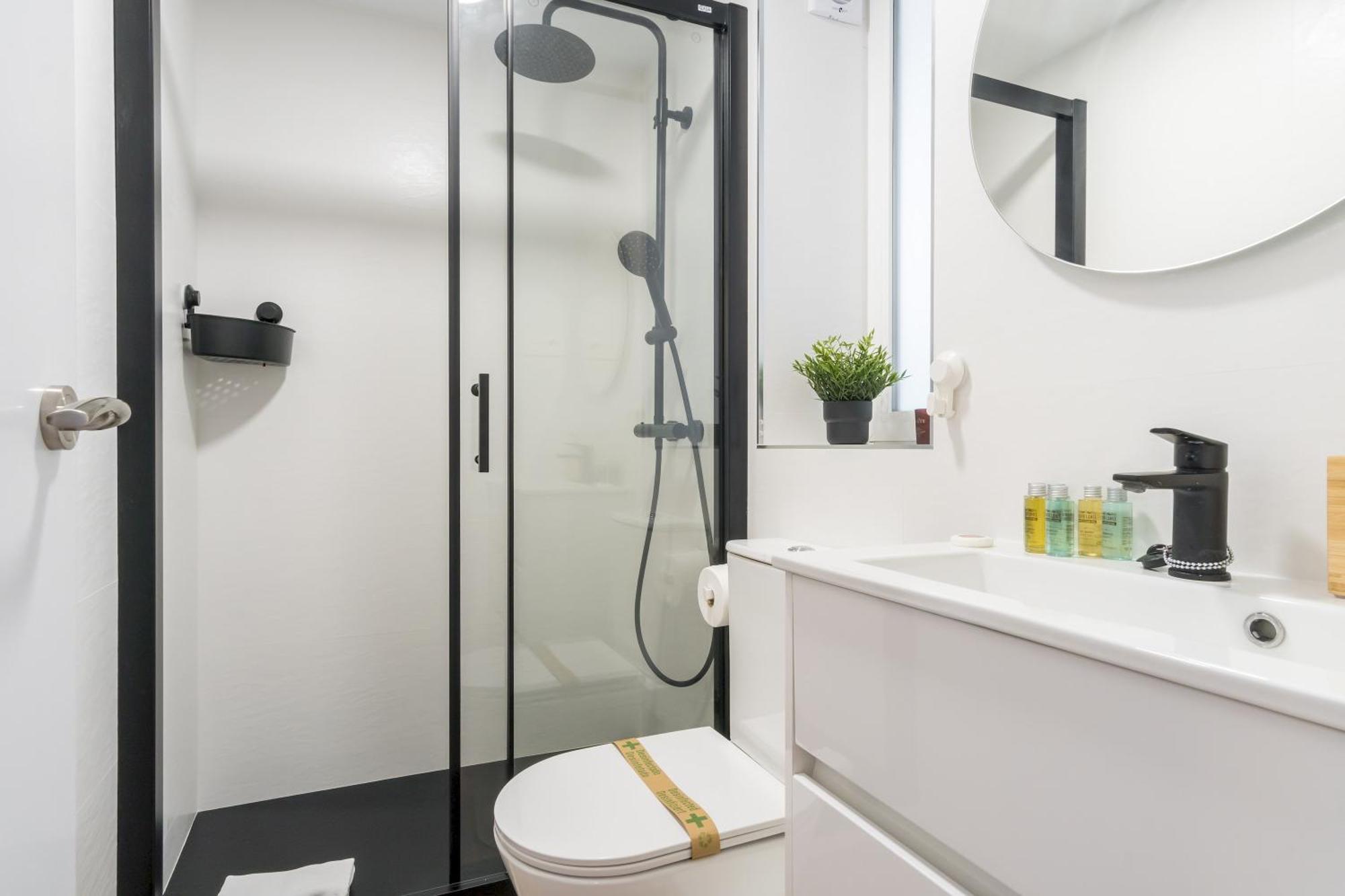 Modern And Cozy- 1 Bedroom 1 Bathroom -Lavapies Madrid Exteriör bild